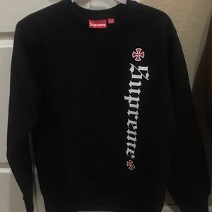 💯 Authentic Supreme Independent Black Crewneck