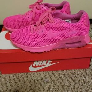 Hot Pink Nike Air Max!