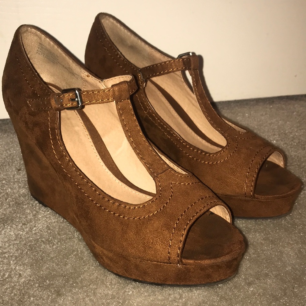 brown open toe wedges