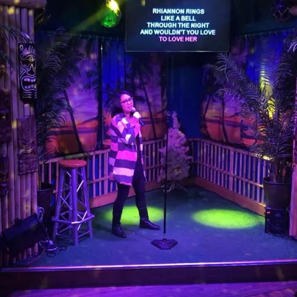 Meet your Posher, Elaine