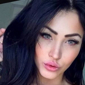 Meet your Posher, Maytee