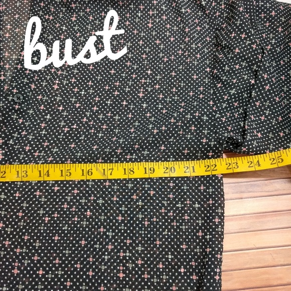 Cabi Swiss Dot Popover Blouse - Picture 3 of 8