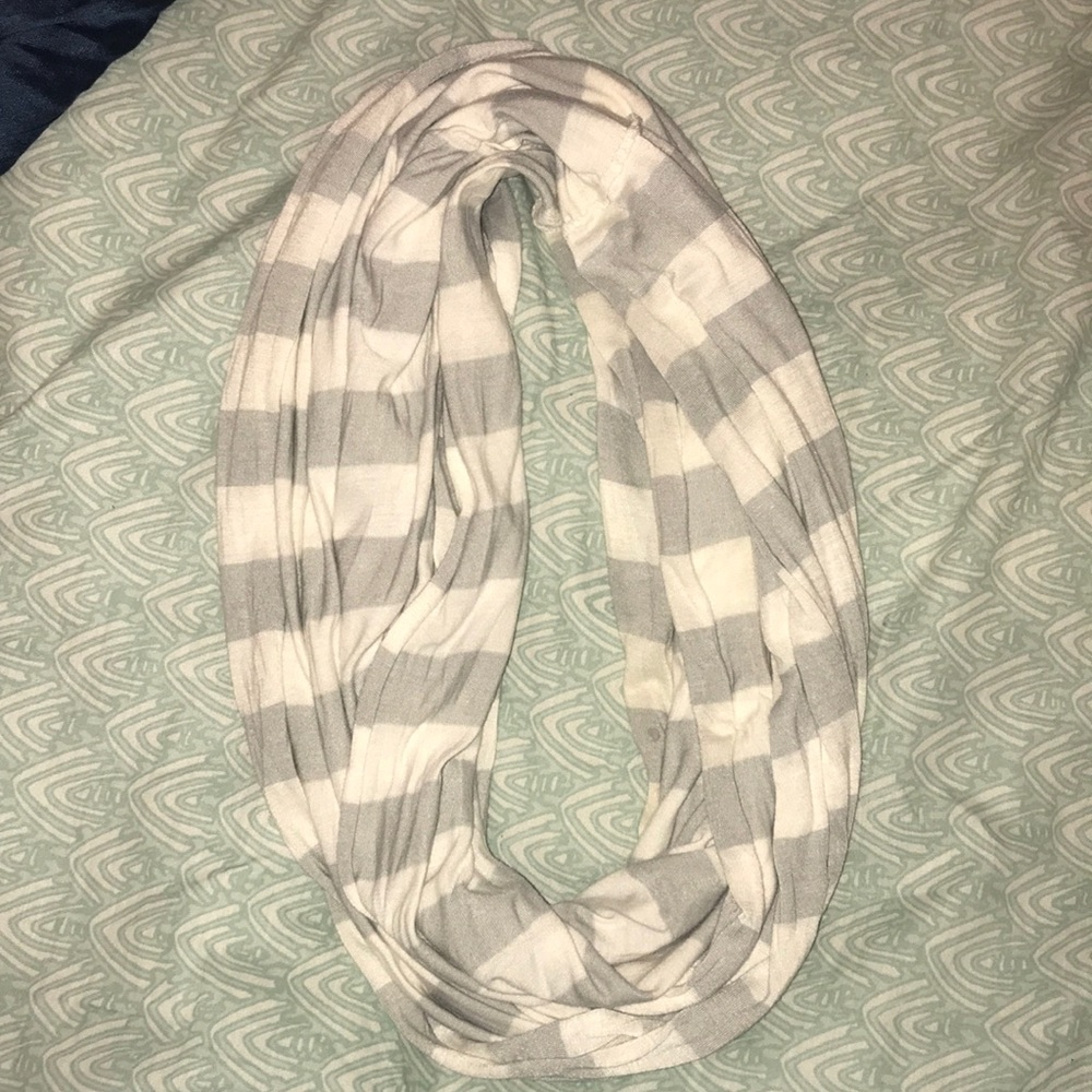 gray and white infinity scarf