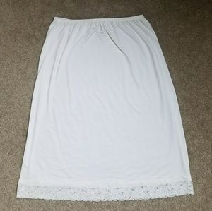 Jones New York Lace Half Slip