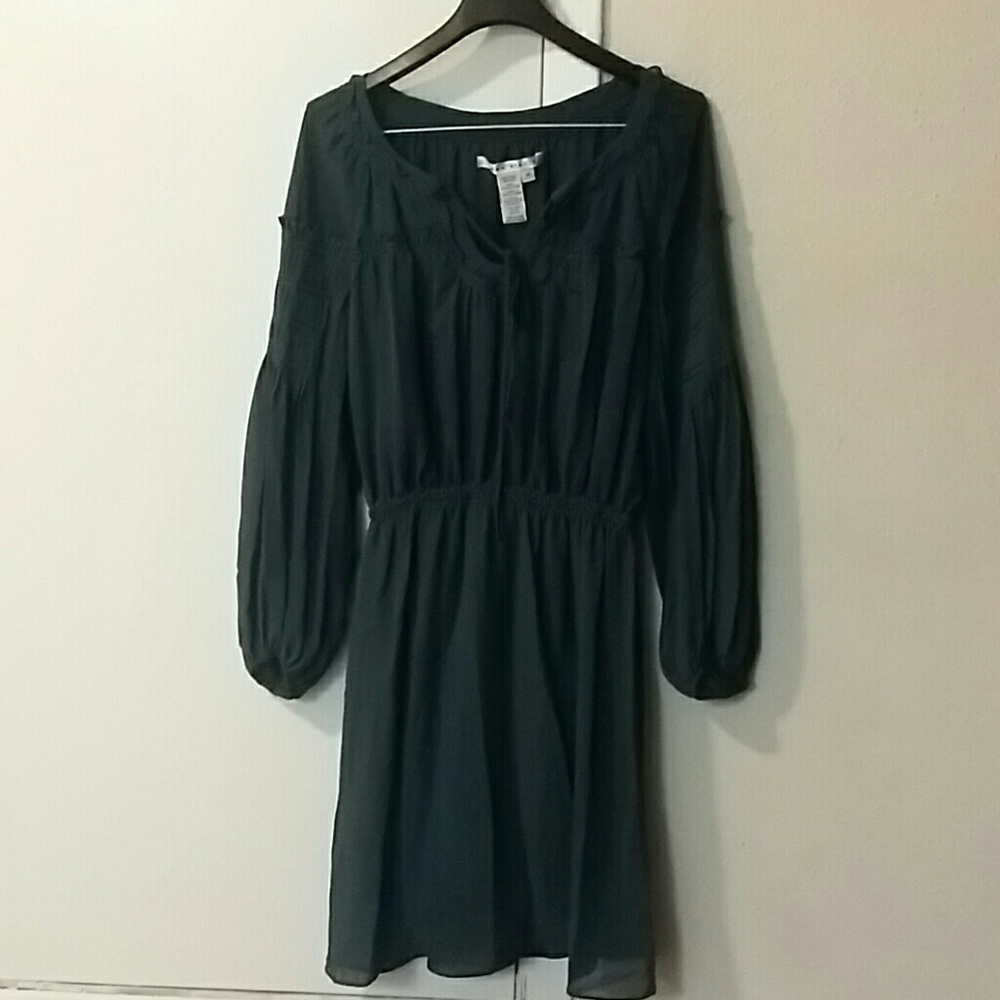 MAX STUDIO beautiful emerald dress