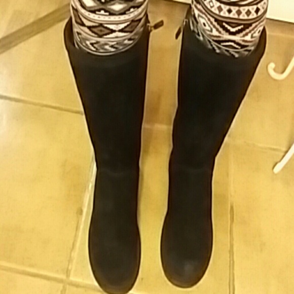 UGG Shoes - Black sheepskin uggs