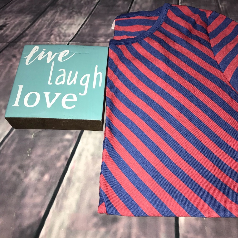 LulaRoe Gigi - Picture 2 of 6
