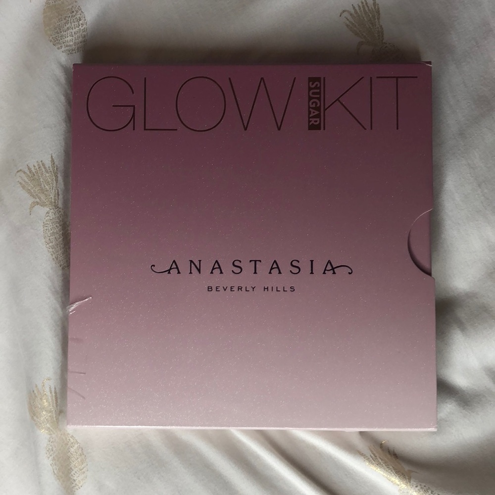 Brand New Anastasia Beverly Hills Sugar Glow Kit