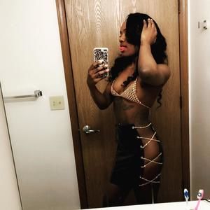 Meet your Posher, Aszia