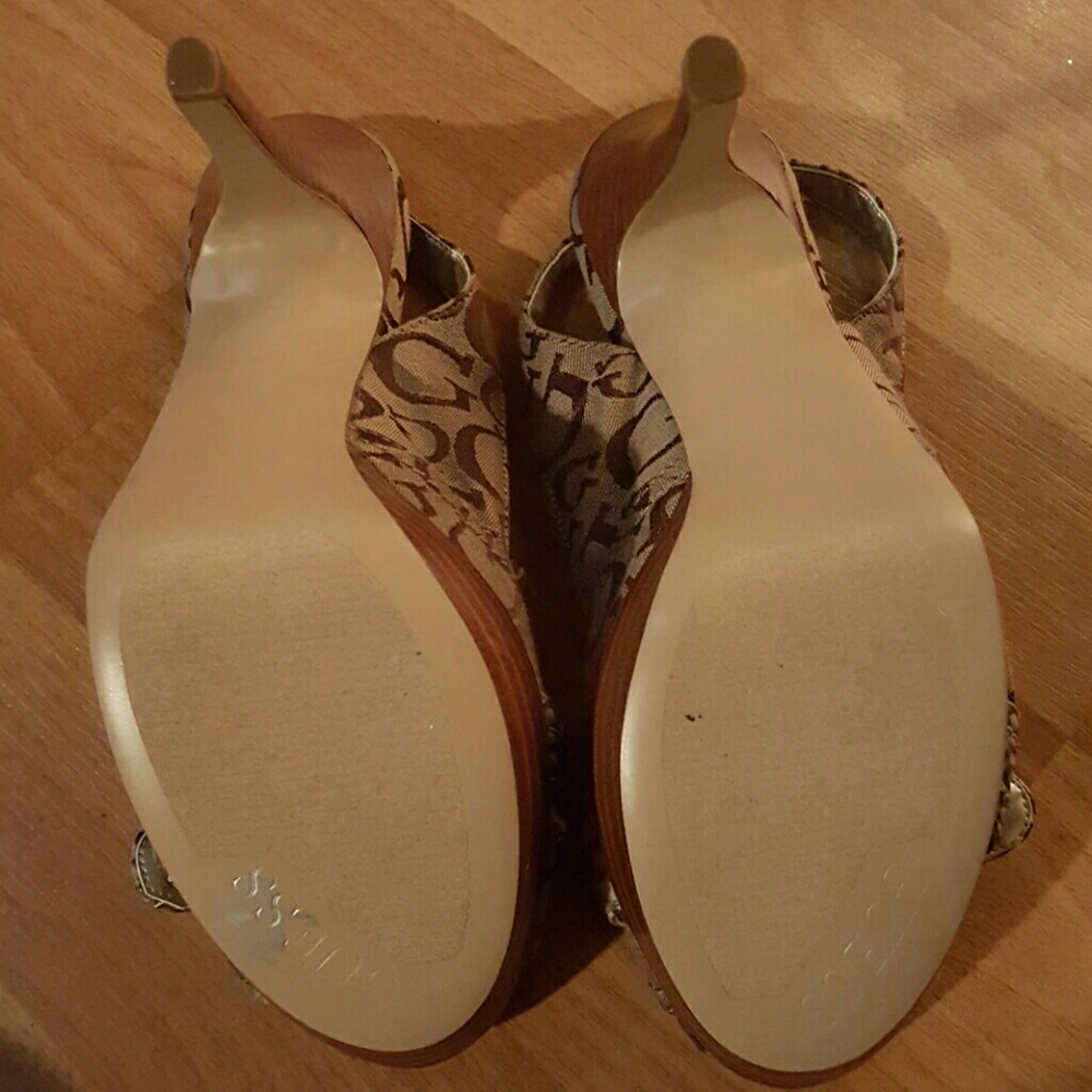 Shoes - Picture 4 of 5
