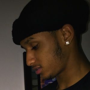 Meet your Posher, Elliot