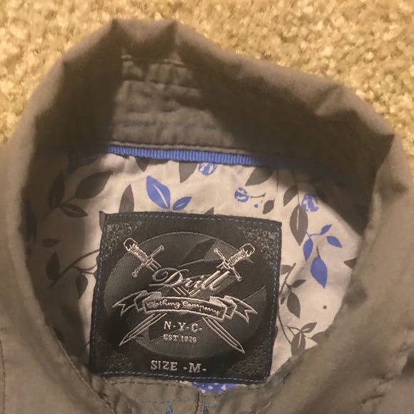 Button down - Picture 2 of 2