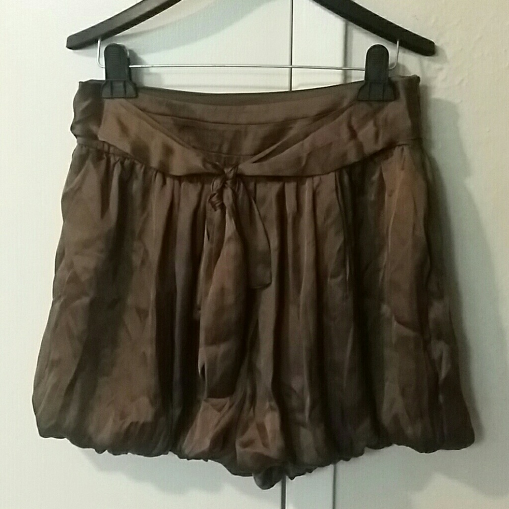 Roommates  emerald pleated shorts