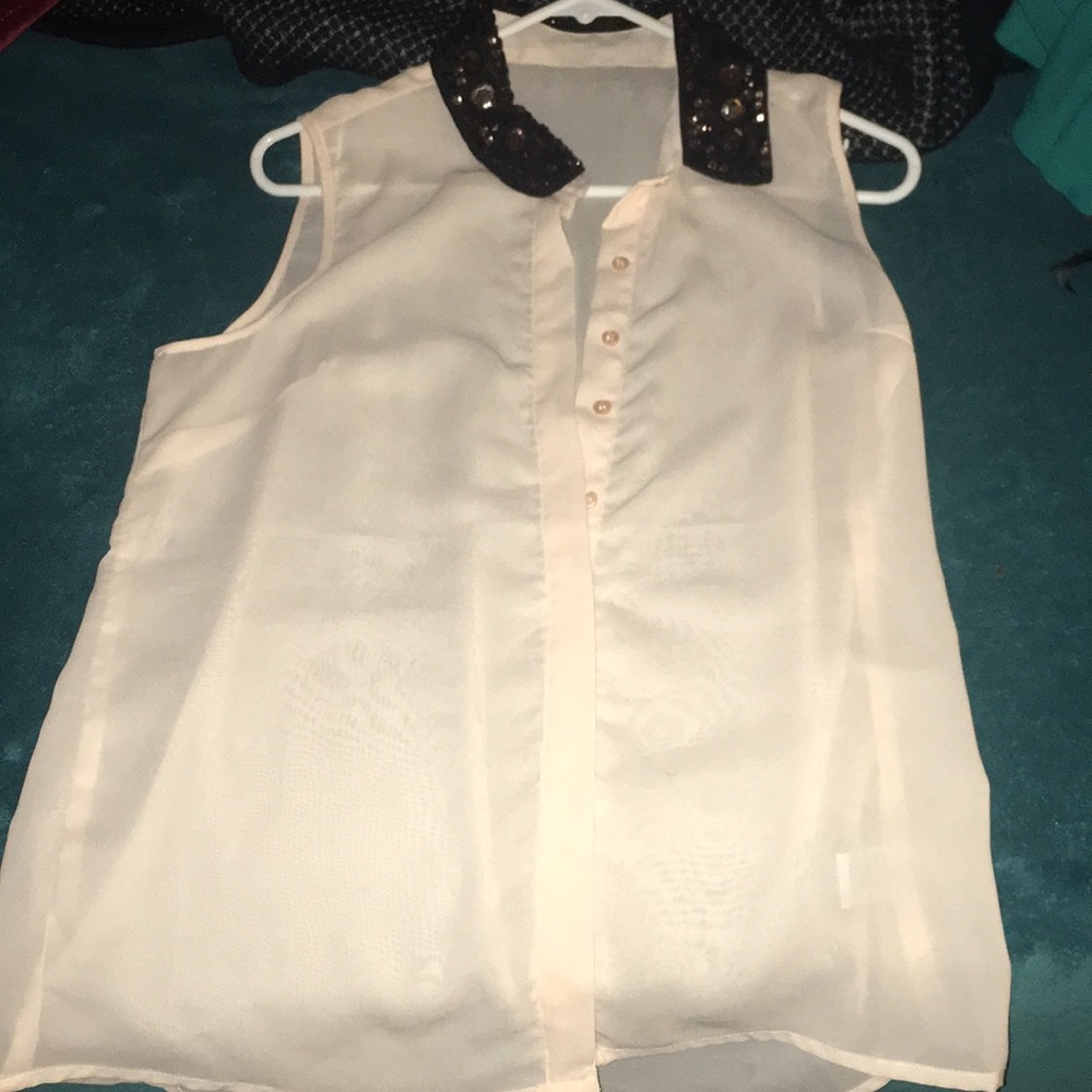 Beautiful shirt size Large In perfect condition