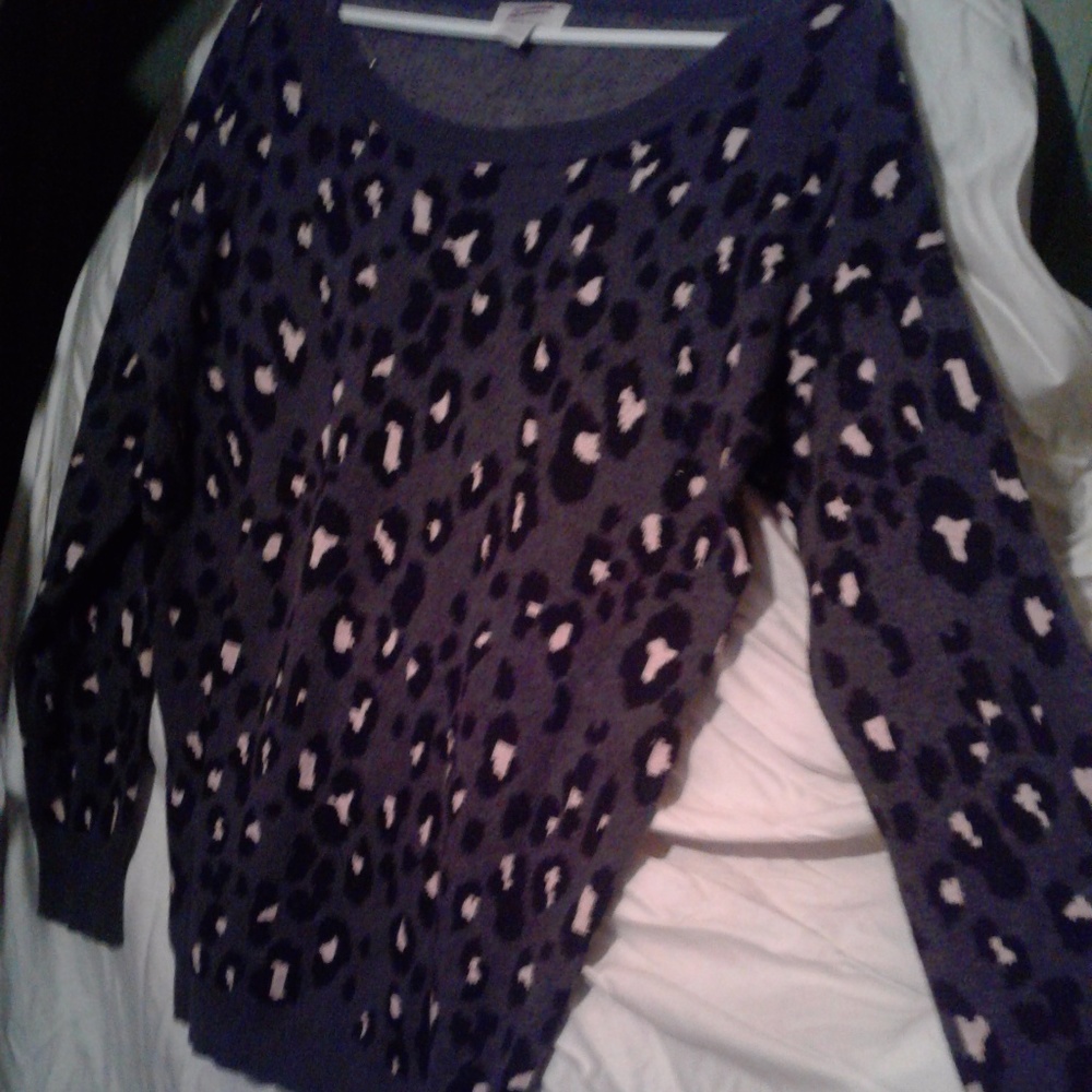 Arizona Jeans leopard print sweater very soft