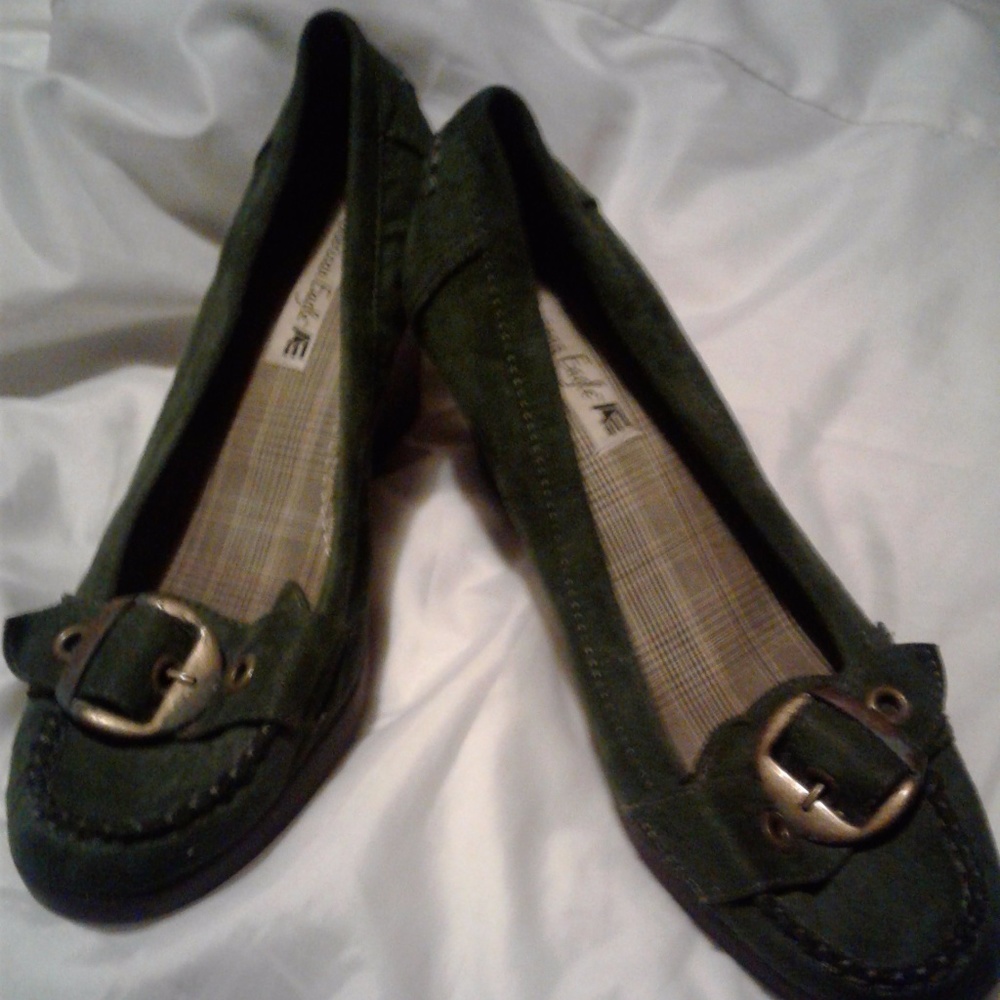 American Eagle Outfitters suede shoes olive color