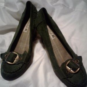 American Eagle Outfitters suede shoes olive color