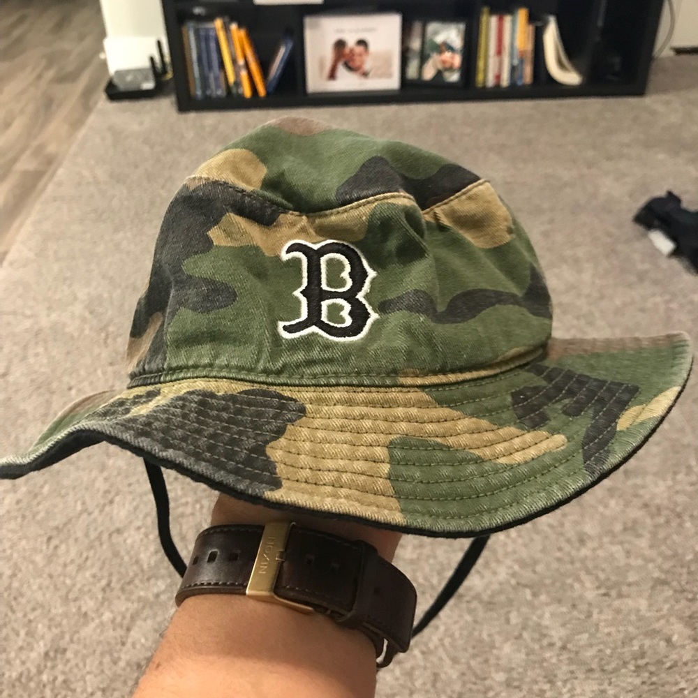 RARE BOSTON RED SOX CAMO BUCKET HAT❗️❗️