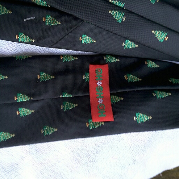 Men's CHRISTMAS TREE BLACK NECKTIE BRAND NEW - Picture 3 of 4