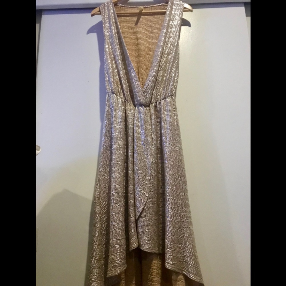 Very elegant halo dress.