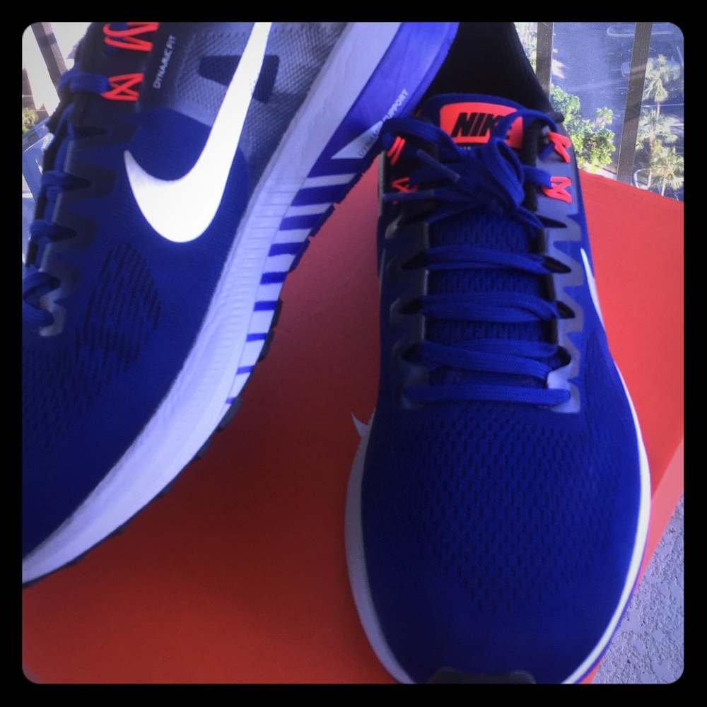 Nike air men shoes 12 size brand new