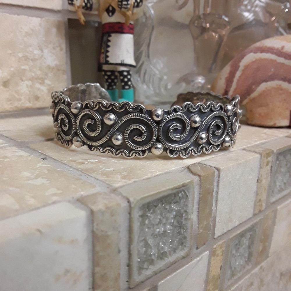 🚫SOLD🚫Vintage Sterling Taxco Mexico Cuff