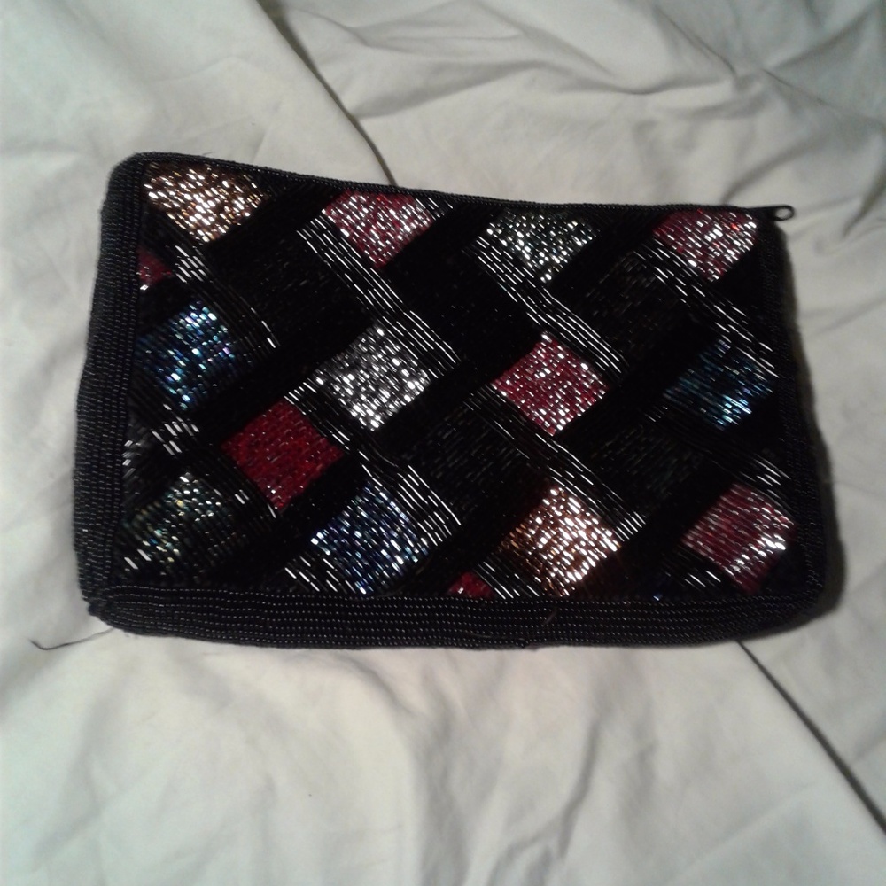 Vintage black irredescent beaded clutch zigzag