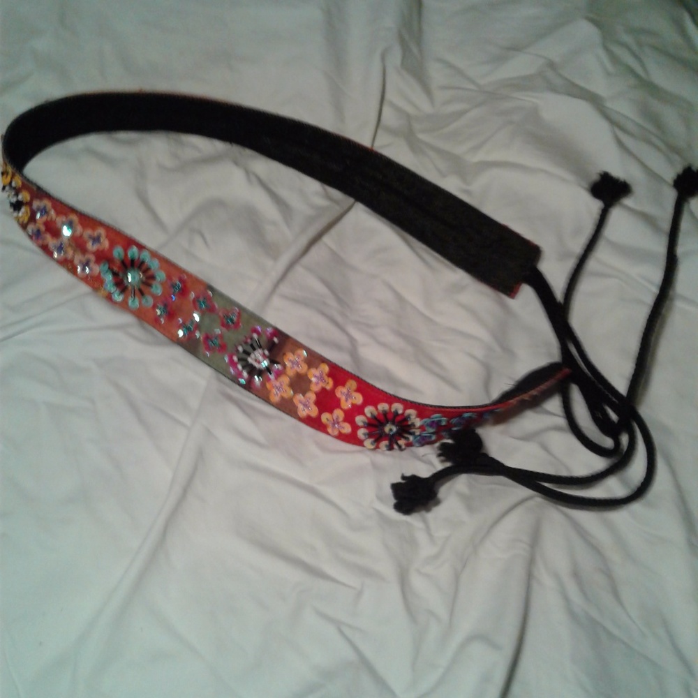 Beautiful sequin and beaded tie belt jean inside.