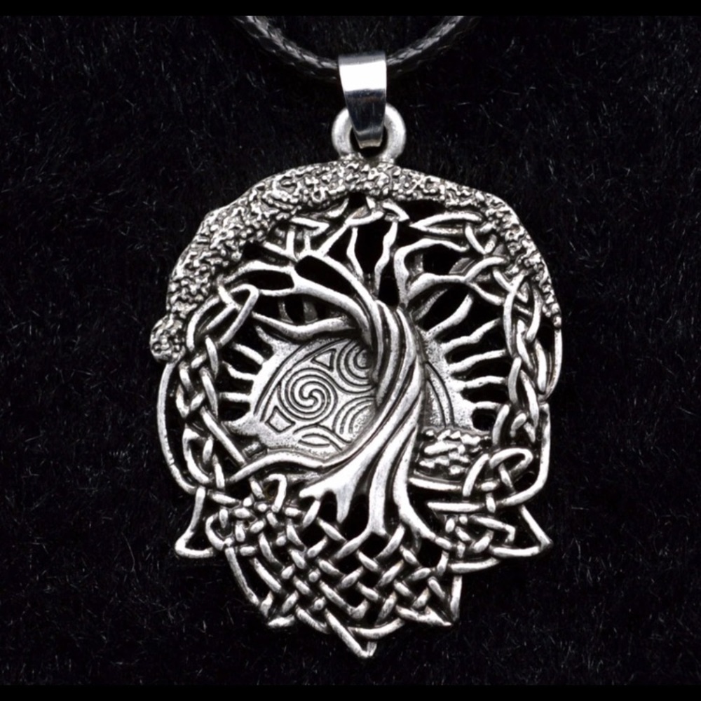 SALE ! Tree of life & sun silver leather necklace - Picture 2 of 6