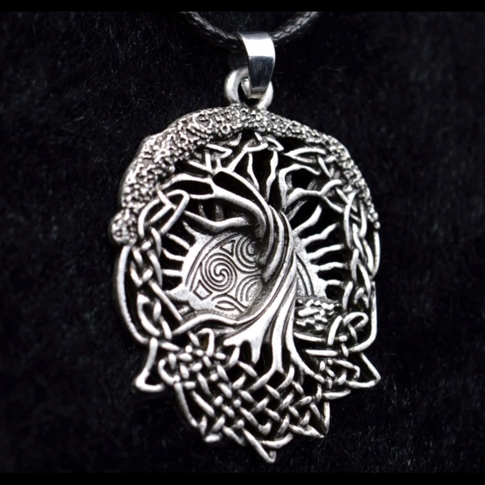 SALE ! Tree of life & sun silver leather necklace - Picture 3 of 6