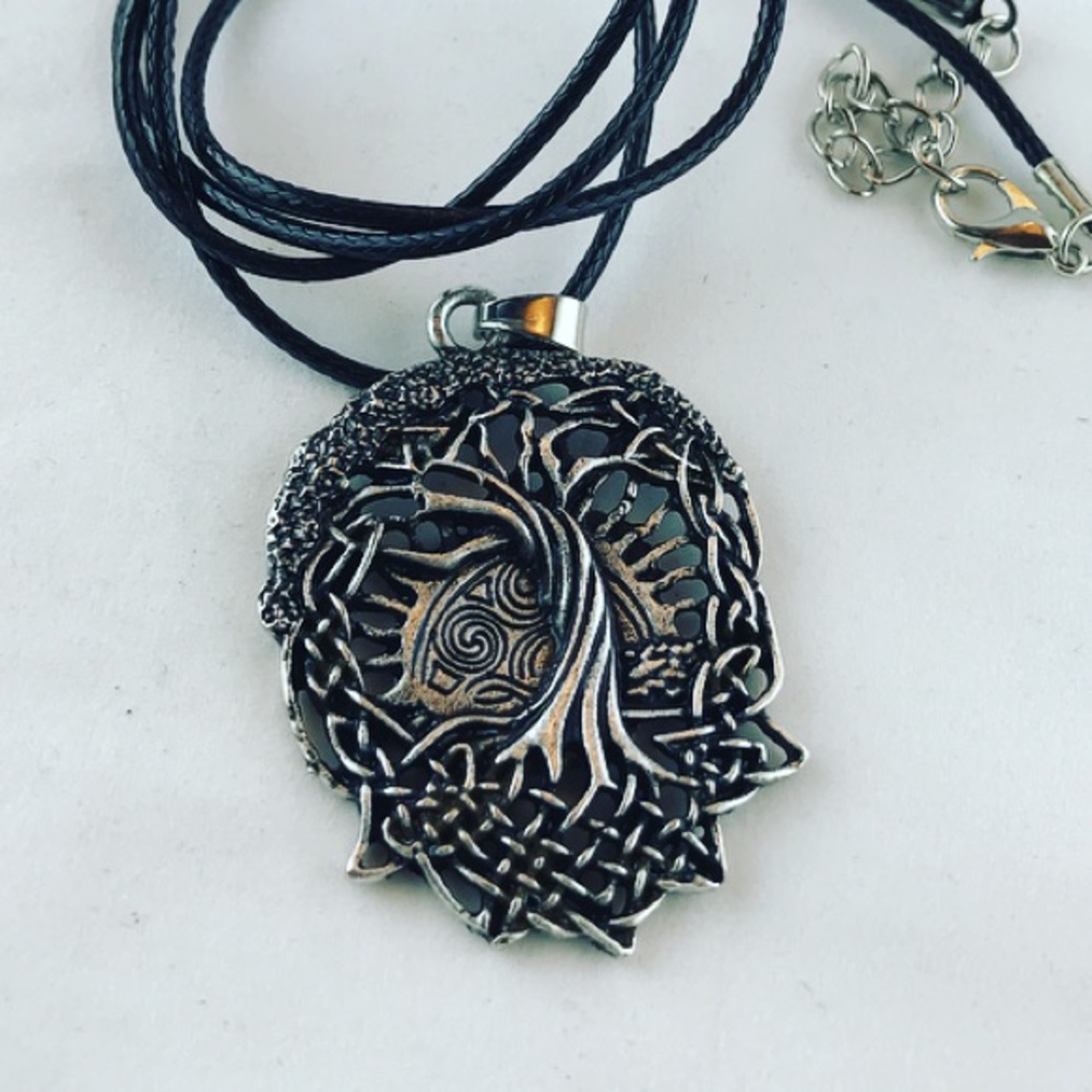 SALE ! Tree of life & sun silver leather necklace - Picture 4 of 6