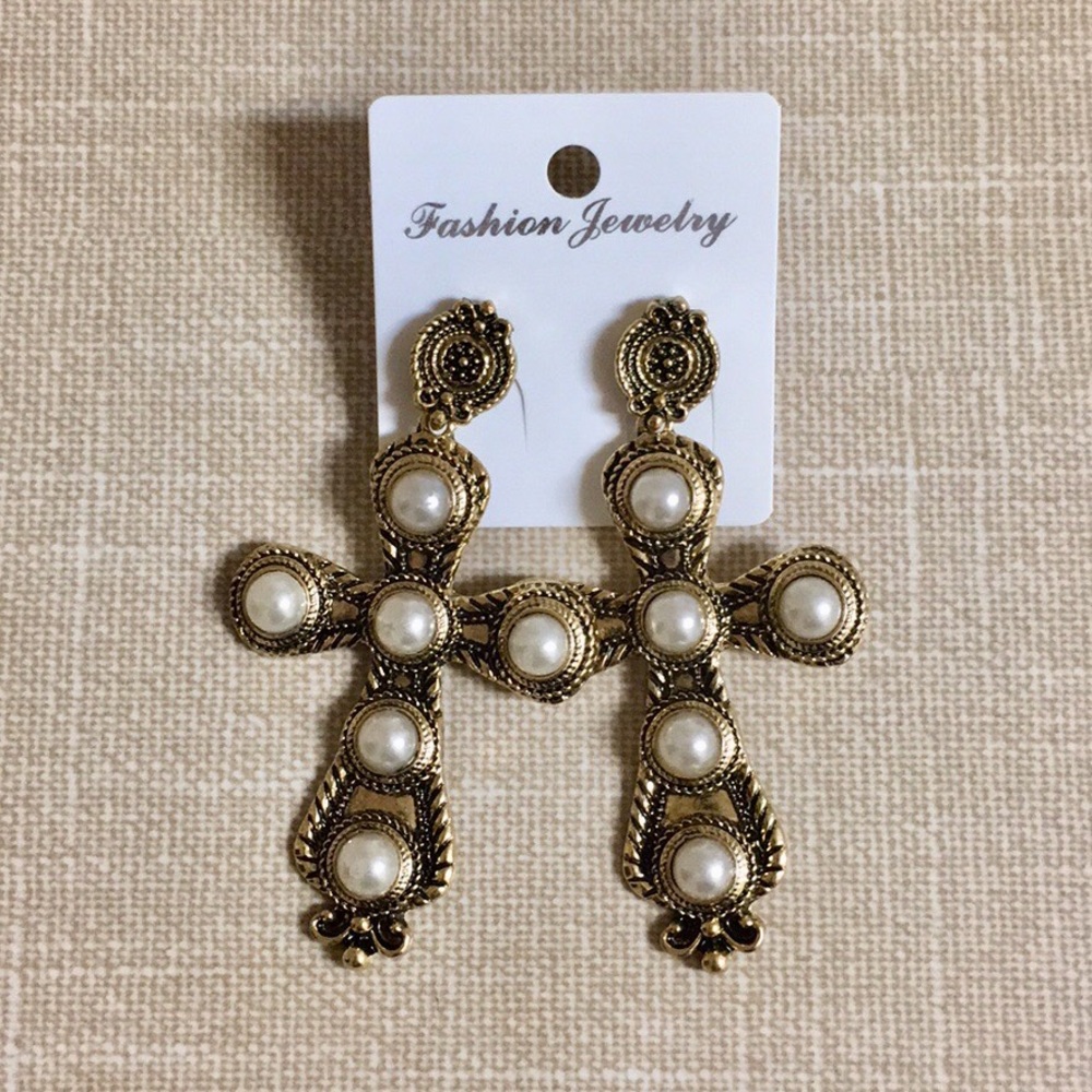 ➕ Pearl Cross Earrings! ➕