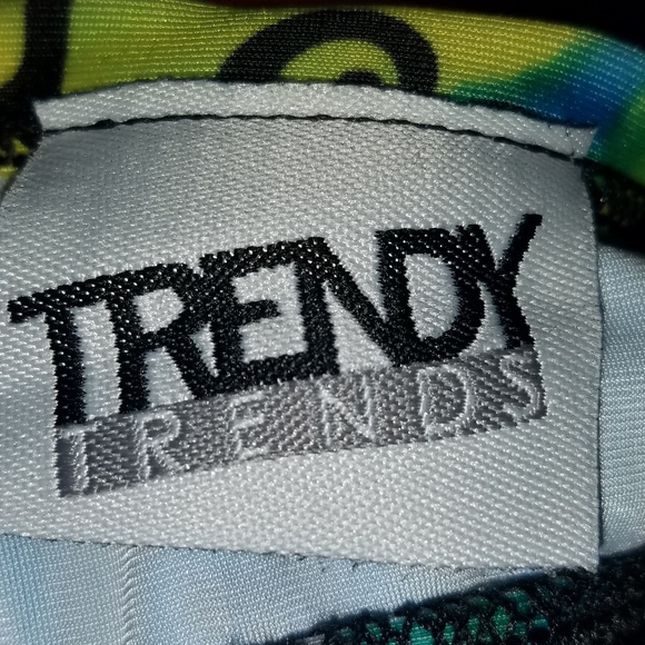 Trendy Trends Tie Dye Hearts Crop Top NWOT - Picture 3 of 5