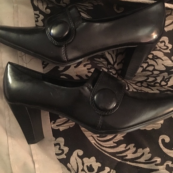 Liz Claiborne heel - Picture 2 of 3