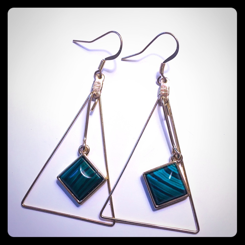 Kallaite Gold Earring