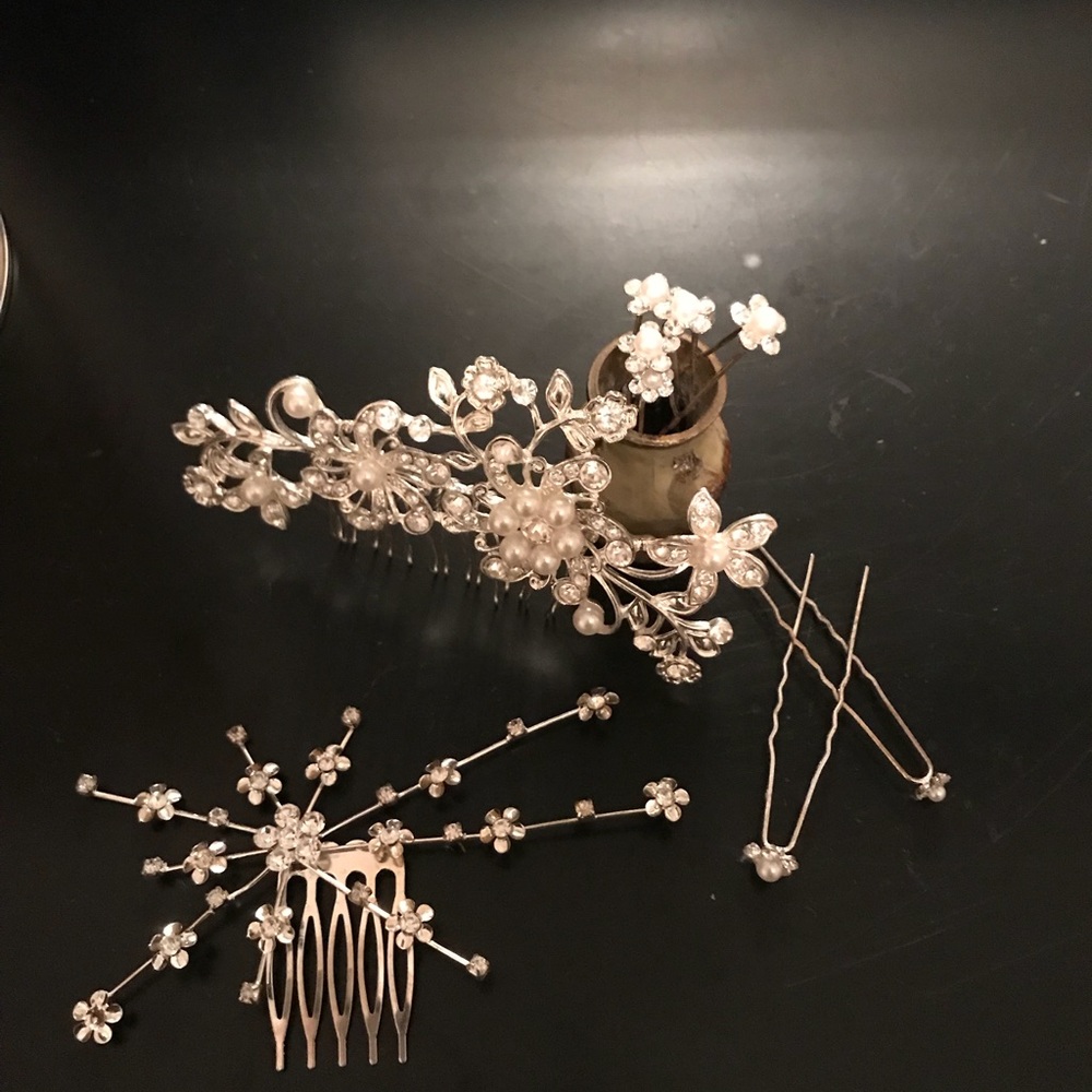 Vintage wedding hair pins and hair comb.