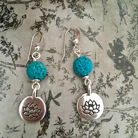 🆕 Essential Oil Diffuser Earrings - Picture 2 of 3