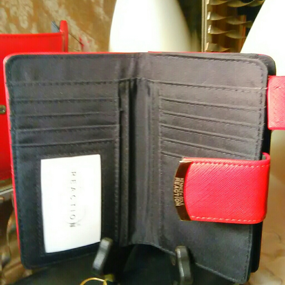 Kenneth Cole Wallet - Picture 2 of 3