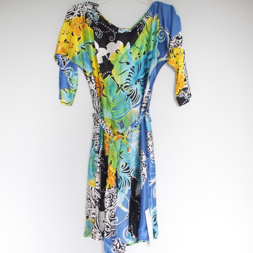 Caché dress. NWT