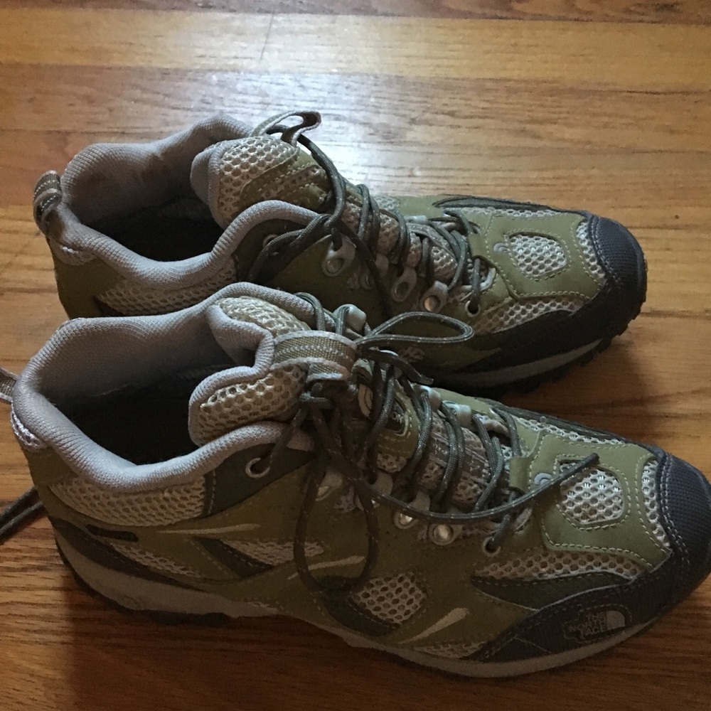 North face women’s hiking boots