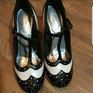 Spectator Pumps