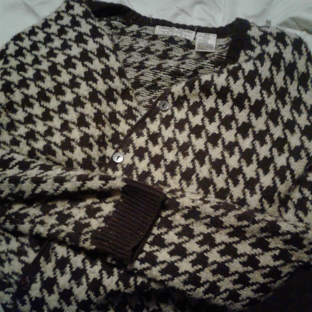 Carolyn Taylor for Design  Luxury houndstooth.