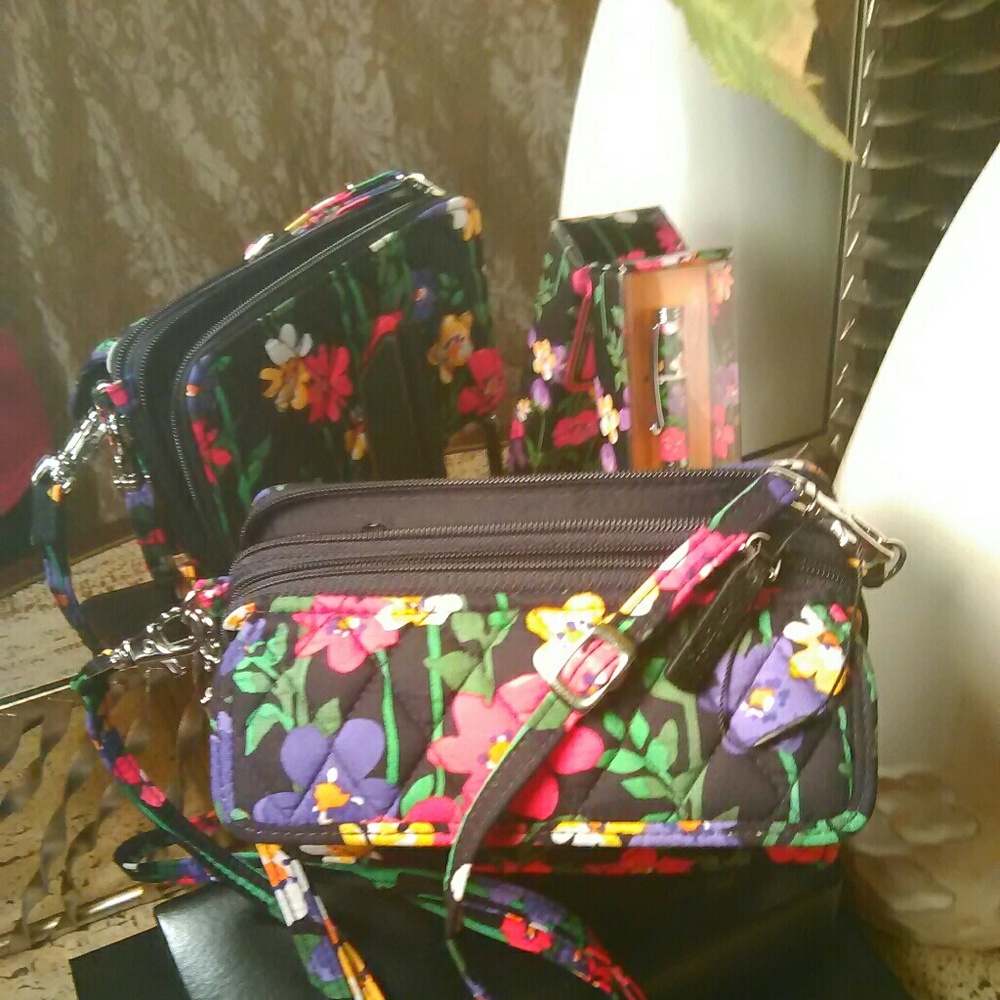 New Vera Bradley Wallet - Wristlet - Crossbody 