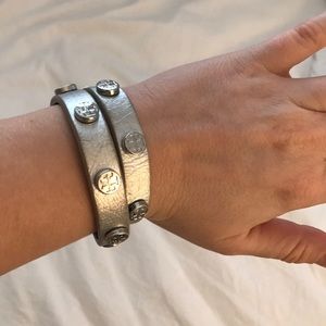 Tory Burch wrap around, leather bracelet in silver