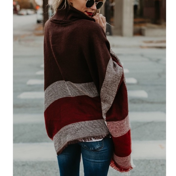 1 HR Sale New Arrival Cozy Chic Plaid Poncho - Picture 3 of 4