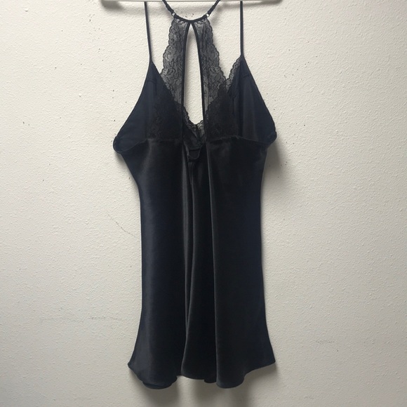 Lingerie - Picture 2 of 2