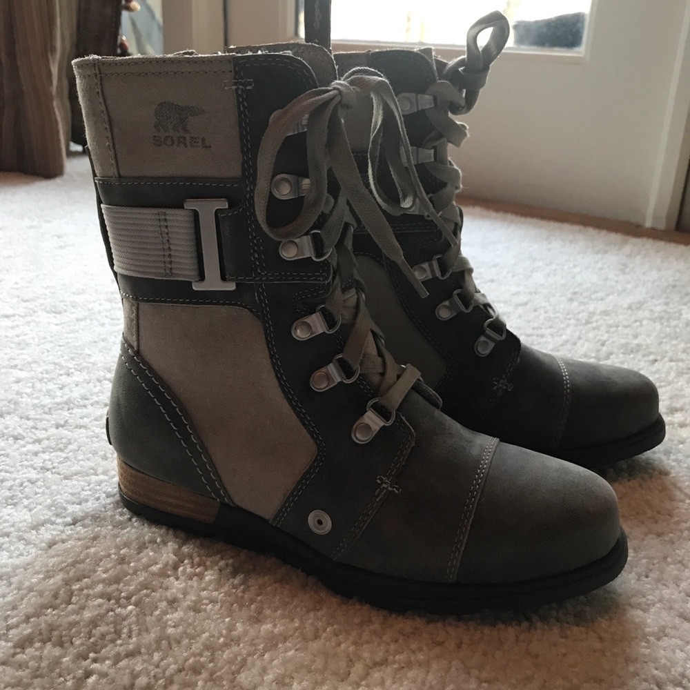 Sorel Major Carly military style boots- NIB- as 6