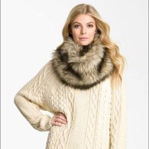 NWT✨ Michael Kors faux fur trimmed infinity scarf