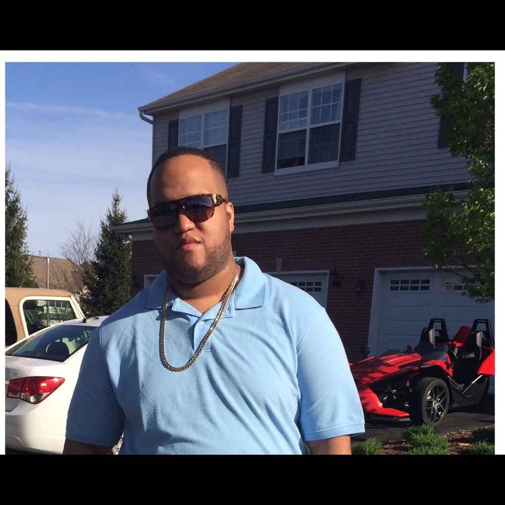 Meet your Posher, Derrick