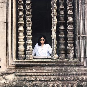 Meet your Posher, Ploy